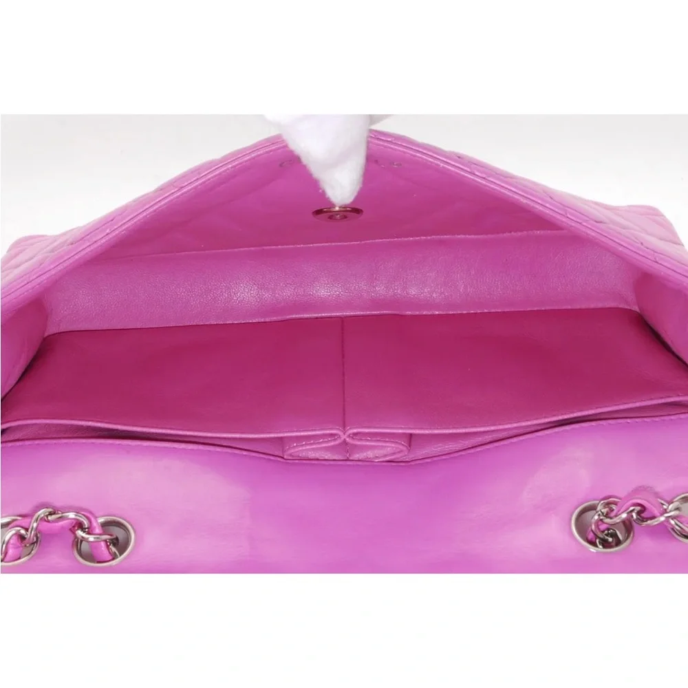 ⭐️ Authentic CHANEL Bag ⭐️ - Picture 8 of 16
